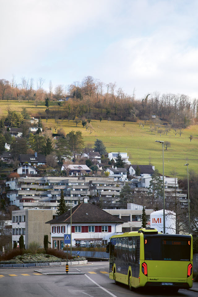 Blick auf das Haus der Weidmanns vom Dorf unten.  (Foto: Timo Orubolo)